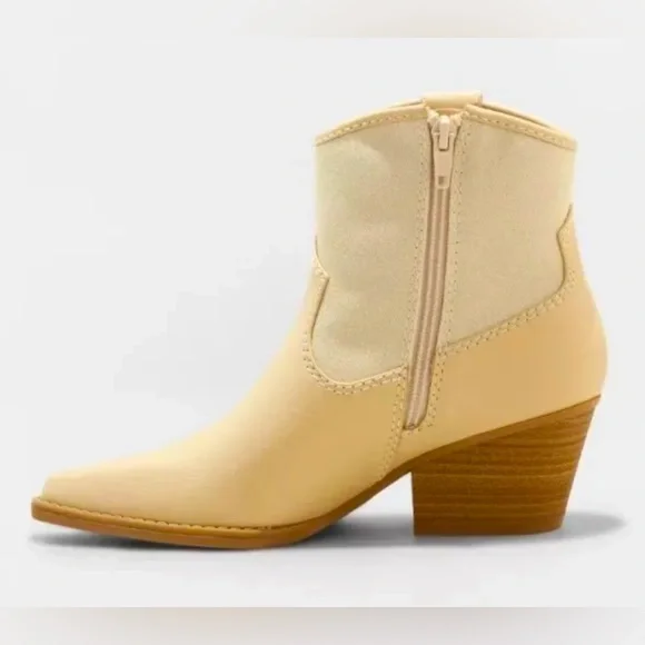 💥SALE💥 Women's Kay Western Boots - Universal Thread™ Off-White 8.5 - Picture 2 of 4